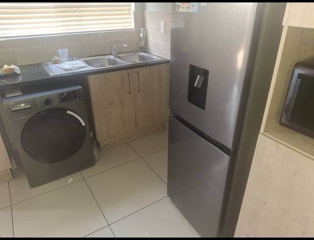 3 BEDROOM FREEHOLD FOR SALE IN RUA VISTA